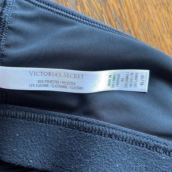 Victoria Secret Sport Bra size xs black straps cross in back - Picture 7 of 15